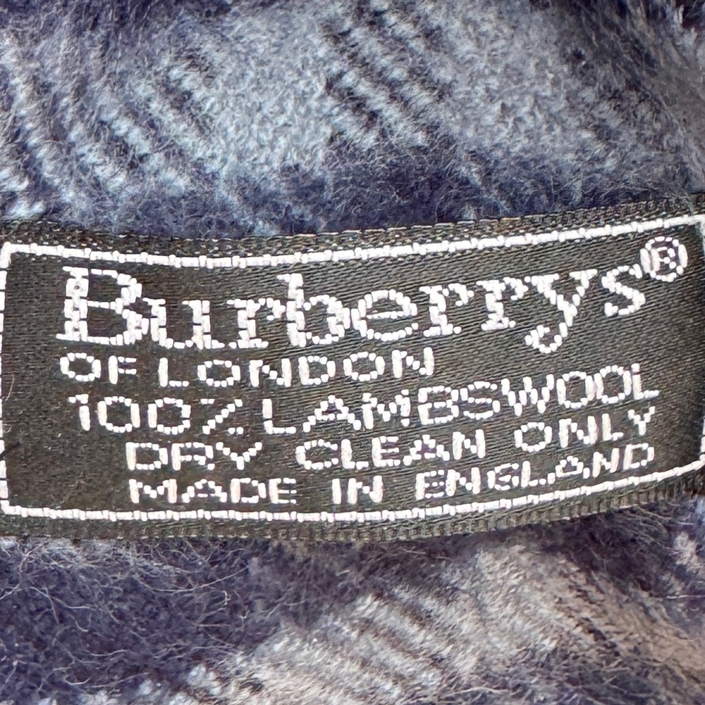 FLAWLESS🔥BURBERRY 💯% Lambswool Deep Blue Nova Check Scarf  LARGE/75”long! - Picture 5 of 9